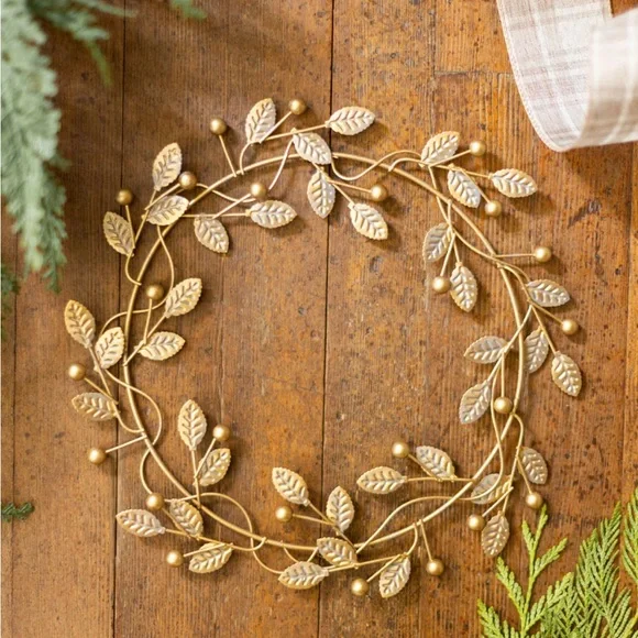 Golden Berry Metal Wreath- Canvas & Decor for the Jilly Box - Picture 2 of 6